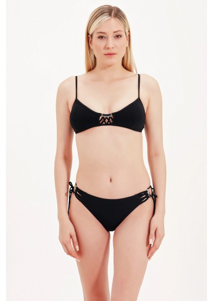 Gümüş Aksesuarlı Bikini