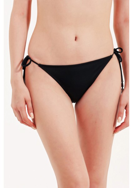 Global Aksesuar Detaylı Bikini Alt