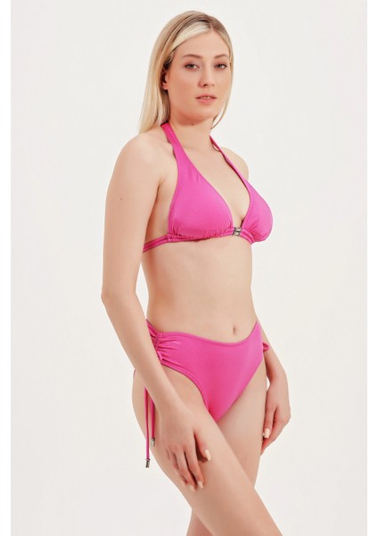 Aksesuar Detaylı Boyundan Bağlamalı Bikini Üst