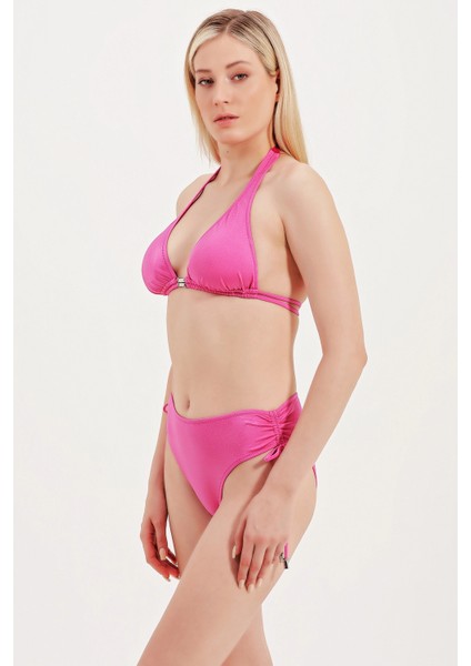 Aksesuar Detaylı Boyundan Bağlamalı Bikini Üst