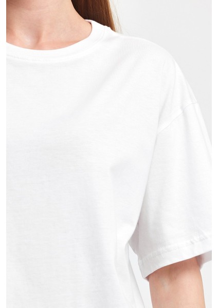 0008 Kadın Oversize Tişört