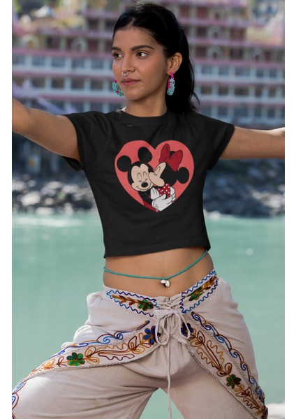 Fuddy Moda Kalp Içinde Mickey ve Minne Mouse Baskılı Crop Top, Sevimli Aşk Temalı Crop Bluz