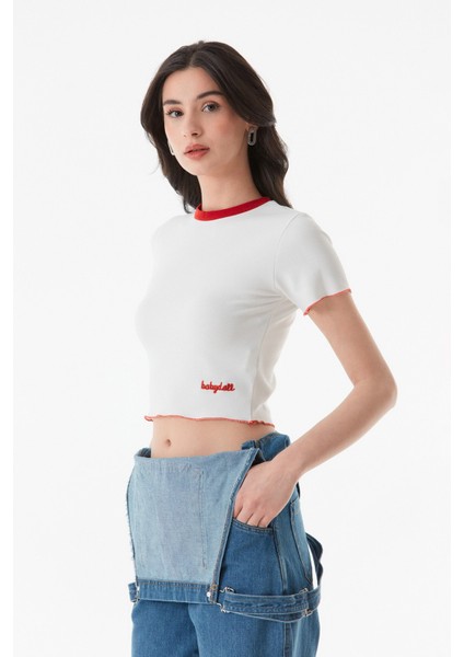 Nakışlı Bisiklet Yaka Crop T-Shirt