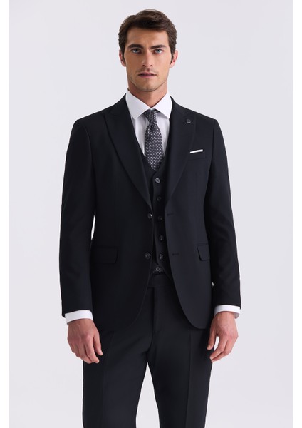 Siyah Sivri Yaka Slim Fit Takım Elbise