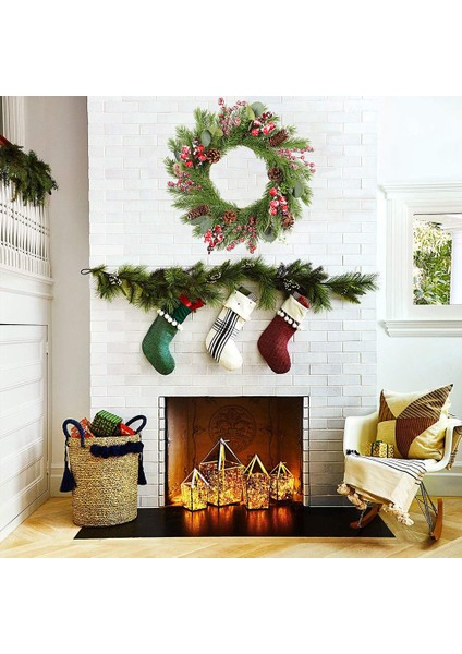 Çam Kozalakları ve Kırmızı Meyveler ile Çam Çelengi, Mükemmel Noel Dekorasyonu (Yurt Dışından)