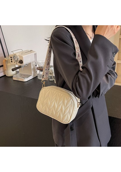 Kadınlar Için Çantalar Yeni 2024 Moda Pu Deri Omuz Çantası Küçük Çanta Geniş Bant Crossbody Çanta Kadın Çok Yönlü Küçük Kare Çanta (Yurt Dışından)