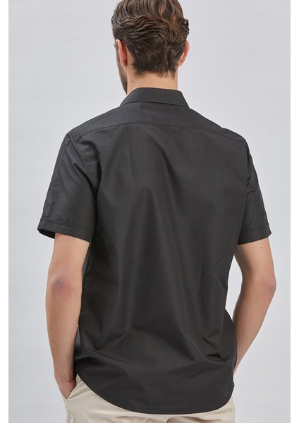 Siyah Kısa Kollu Desenli Sert Yaka Cepli Pamuklu Klasik Comfort Fit Rahat Kesim Gömlek 1004240231 indirimleri