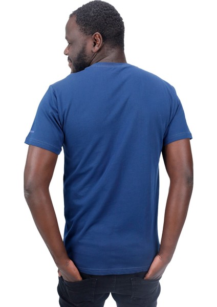 Erkek Standart Fit Göğüs Baskılı Koyu Mavi T-Shirt fiyatları