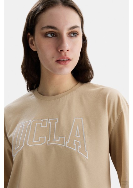 Helena Kahve Bisiklet Yaka Oversize Crop Nakışlı Oversize Kadın Tshirt