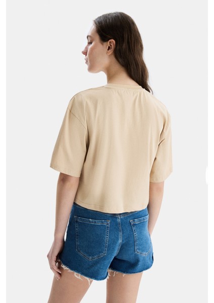 Helena Kahve Bisiklet Yaka Oversize Crop Nakışlı Oversize Kadın Tshirt