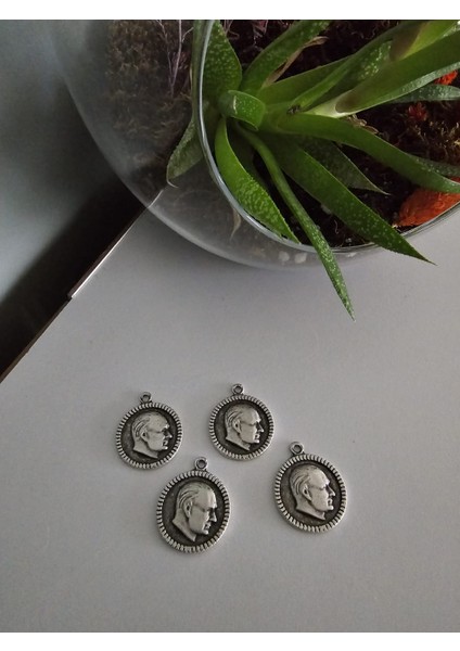 Atatürk Kolye Ucu Gümüş Renk