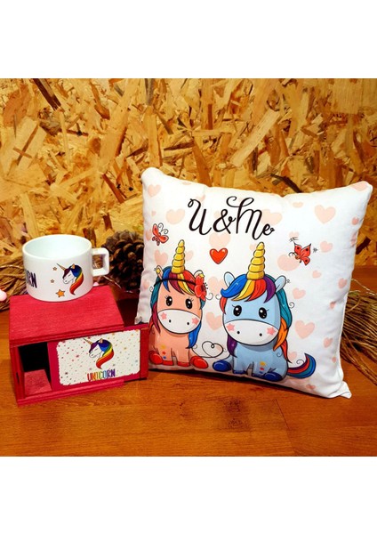 Unicorn Kutulu Kupa ve Yastık Arkadaşa Hediye Seti