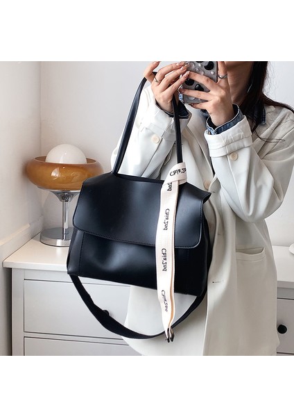 Kadınlar Için Sınır Ötesi Popüler Stil Çantalar 2024 Yeni Moda ve Çok Yönlü Kore Tarzı Basit Koltuk Altı Çantası Niş Taşınabilir Omuz Çantası (Yurt Dışından) fırsatları