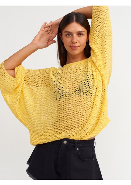 10551 Kayık Yaka Yumuşak Dokulu Ajurlu Kimono Kol Triko Kazak-Sarı