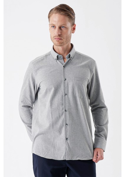 Gri Uzun Kollu Gabardin Sert Yaka Cepli Casual Comfort Fit Rahat Kesim Gömlek 1004235108 modelleri