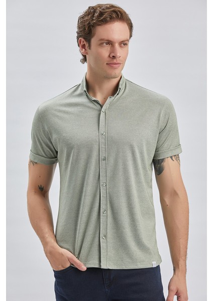 Koyu Haki Desenli Oxford Polo Yaka Cepli Pamuklu Casual Slim Fit Dar Kesim Tişört 1011240178 modelleri