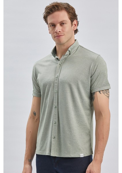 Koyu Haki Desenli Oxford Polo Yaka Cepli Pamuklu Casual Slim Fit Dar Kesim Tişört 1011240178 fırsatları
