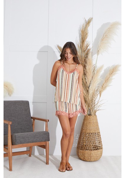 Kadın İnce Askılı Çizgili Şortlu Pijama Takım C7T3N5O51 modelleri