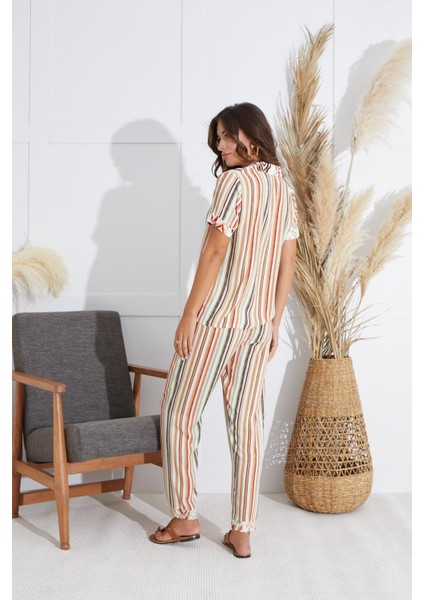 Kadın Kısa Kol Önden Düğmeli Çizgili Pijama Takım C5T3N5O51 fırsatları
