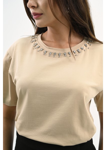 Kadın Bisiklet Yaka Taş Detaylı T-Shirt 1749-4-24 indirimleri