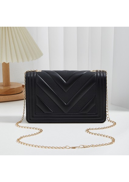 Klasik Kabartmalı Kare Çantanın Kore Versiyonu 2024 Kadın Çantaları Dış Ticaret Çantaları Kadın Basit Moda Tek Omuz Küçük Kare Çanta (Yurt Dışından)