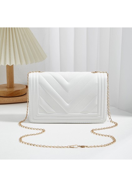 Klasik Kabartmalı Kare Çantanın Kore Versiyonu 2024 Kadın Çantaları Dış Ticaret Çantaları Kadın Basit Moda Tek Omuz Küçük Kare Çanta (Yurt Dışından)