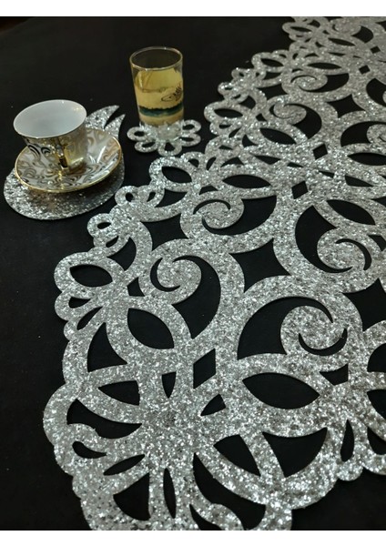Simli RUNNER/100X33CM/IŞILTILI/S.DERİ/2 Adet Yaprak MOTİFİ,2ADET Çiçek Motifi Hediyeli