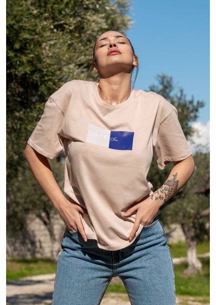 Kadın Oversize Fit Bisiklet Yaka Baskılı Kısa Kollu T-Shirt