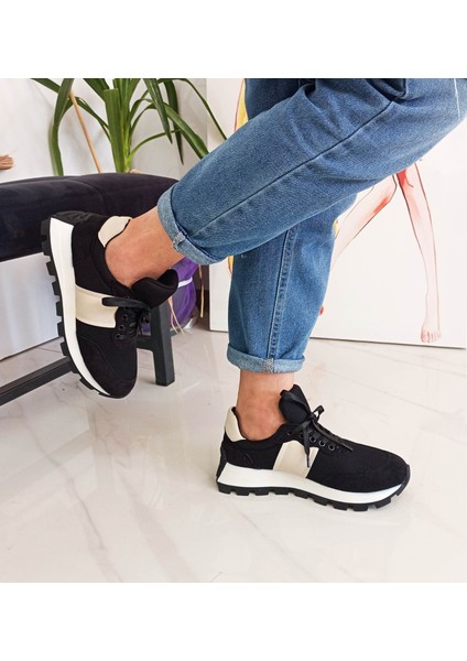 Siyah Renk Bağcıklı Düz Taban Kadın Sneakers modelleri