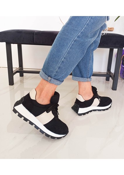 Siyah Renk Bağcıklı Düz Taban Kadın Sneakers indirimleri