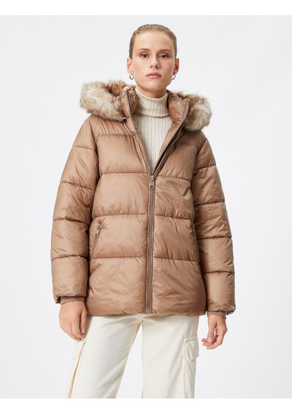 Şişme Mont Kapüşonlu Fermuarlı Suni Kürk Detaylı Cepli modelleri