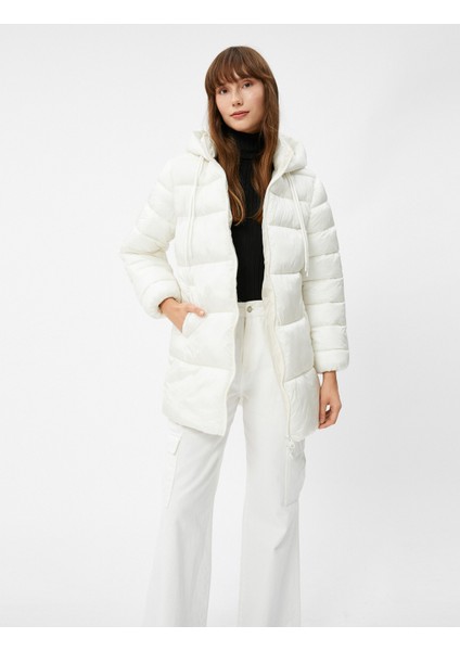 Şişme Mont Kapüşonlu Fermuarlı Cep Detaylı