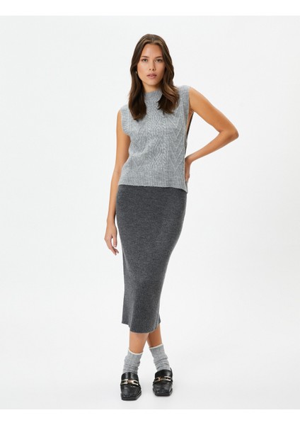 Dik Yaka Süveter Saç Örgüsü Motifli fiyatları