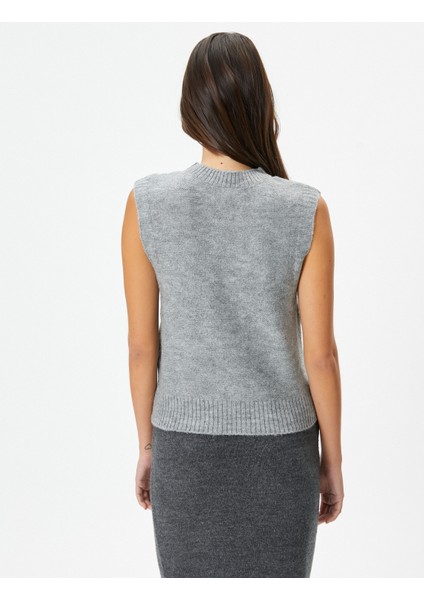 Dik Yaka Süveter Saç Örgüsü Motifli fırsatları