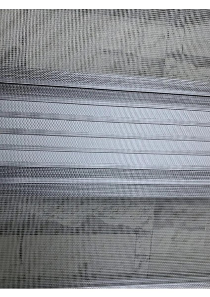 Gri Beyaz Geçişli Bambu Geniş Plise Zebra Perde