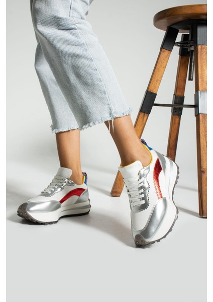 Acacia Beyaz Metalik Cilt Kadın Spor Ayakkabı fırsatları