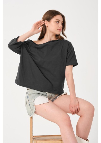 Kadın Düşük Omuz Detaylı Oversize T-Shirt fırsatları