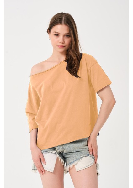 Kadın Düşük Omuz Detaylı Oversize T-Shirt