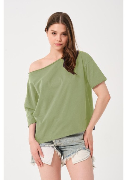Kadın Düşük Omuz Detaylı Oversize T-Shirt modelleri