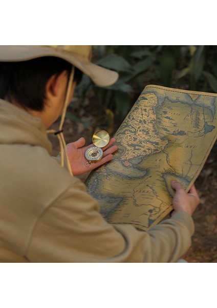 Sarı Stil Yeni Altın Rengi Taşınabilir Pusula Kamp Yürüyüş Cep Noctilucence Displa ile Pirinç Bakır Pusula Navigasyon (Yurt Dışından) fırsatları