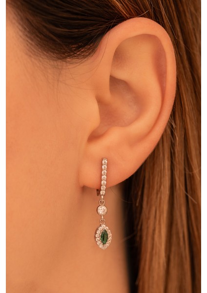 Kadın Gümüş Küpe - Pera Zümrüt Mekik Taşlı 925 Ayar Gümüş Küpe fiyatları