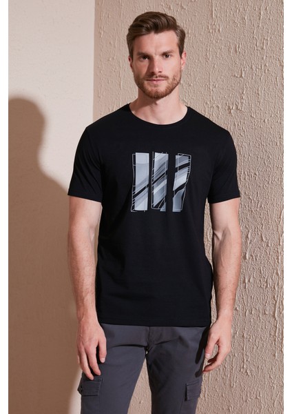 Pamuklu Slim Fit Bisiklet Yaka T Shirt Erkek T Shirt 646R7950 fiyatları