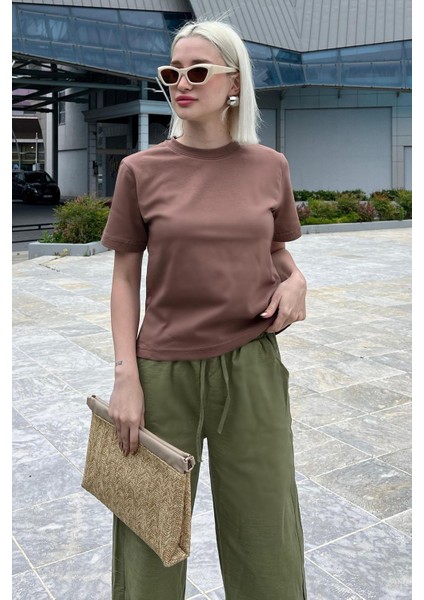 Kahverengi Bisiklet Yaka Basic Kadın T-Shirt Mg2075