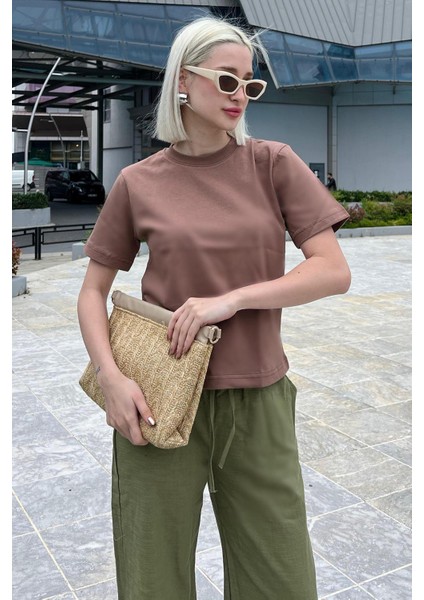 Kahverengi Bisiklet Yaka Basic Kadın T-Shirt Mg2075 fiyatları