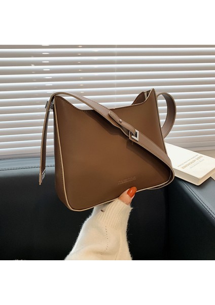 Kaynak Üreticisi Yeni Çanta Kadın 2024 Retro Doku Omuz Çantası Kore Tarzı Yabancı Stil Crossbody Çantası (Yurt Dışından)