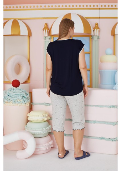 Kadın Büyük Beden Kısa Kol Kapri Lacivert Pijama Takım C2T4N7O51