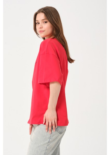 Owut Collection Owut Kadın Bisiklet Yaka Kedi Detay Baskılı Oversize T-Shirt