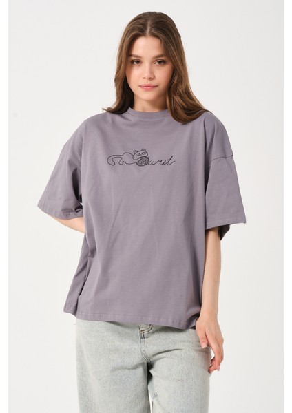 Owut Collection Owut Kadın Bisiklet Yaka Kedi Detay Baskılı Oversize T-Shirt