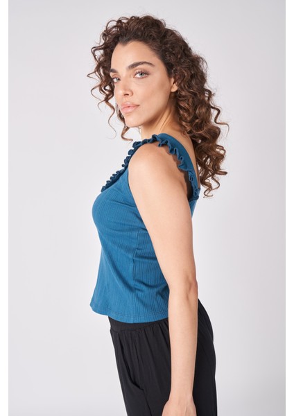 Kadın V Yaka Sıfır Kol Esnek Kumaştan Fırfırlı Bluz Petrol fiyatları