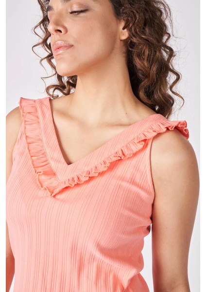 Kadın V Yaka Sıfır Kol Esnek Kumaştan Fırfırlı Bluz Mercan modelleri